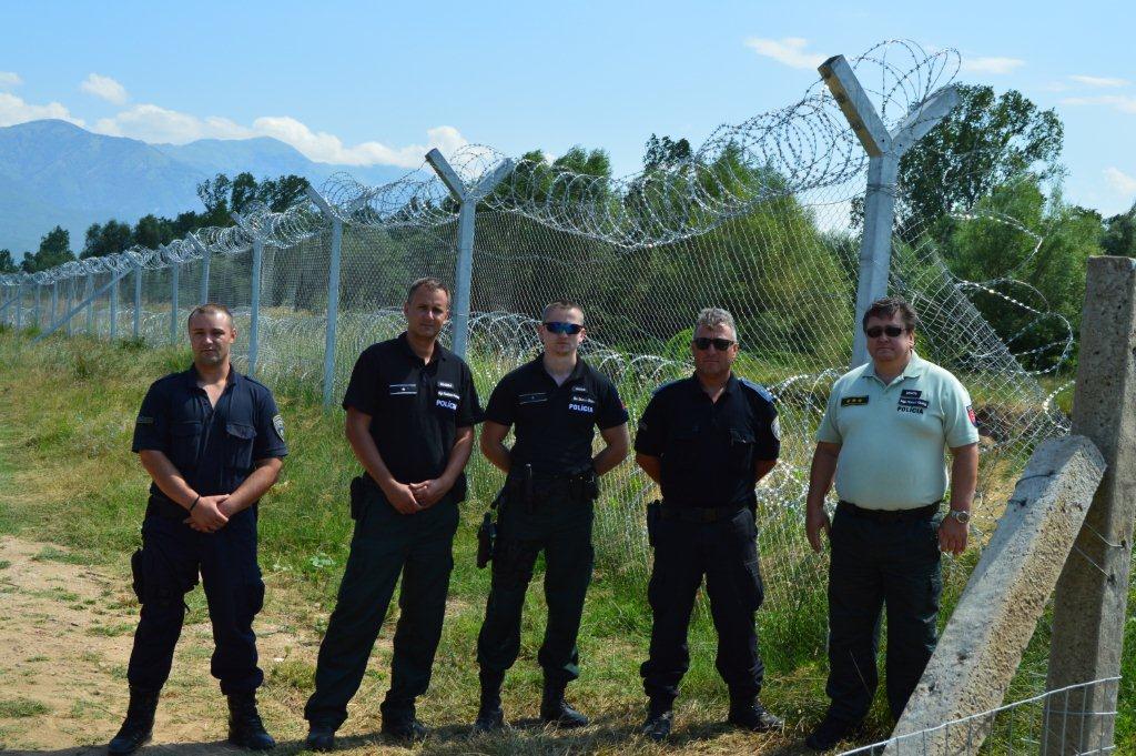 Súčasťou hliadok na macedónskej hranici sú od februára 2016 aj slovenskí hraniční policajti